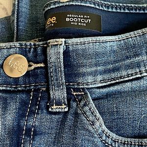 Lee Jeans size 4P bootcut regular fit mid rise